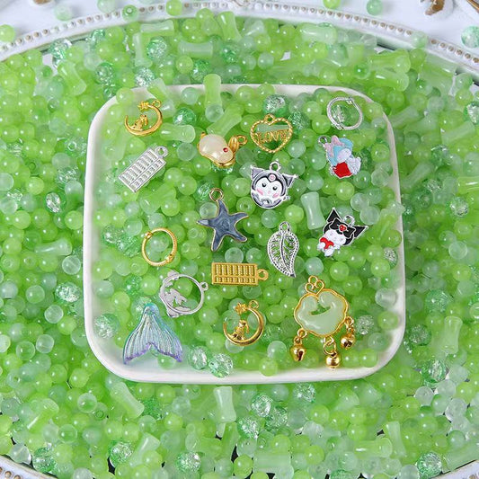 【 Green glass beads appropriate for use on handmade】Live Product-Mix