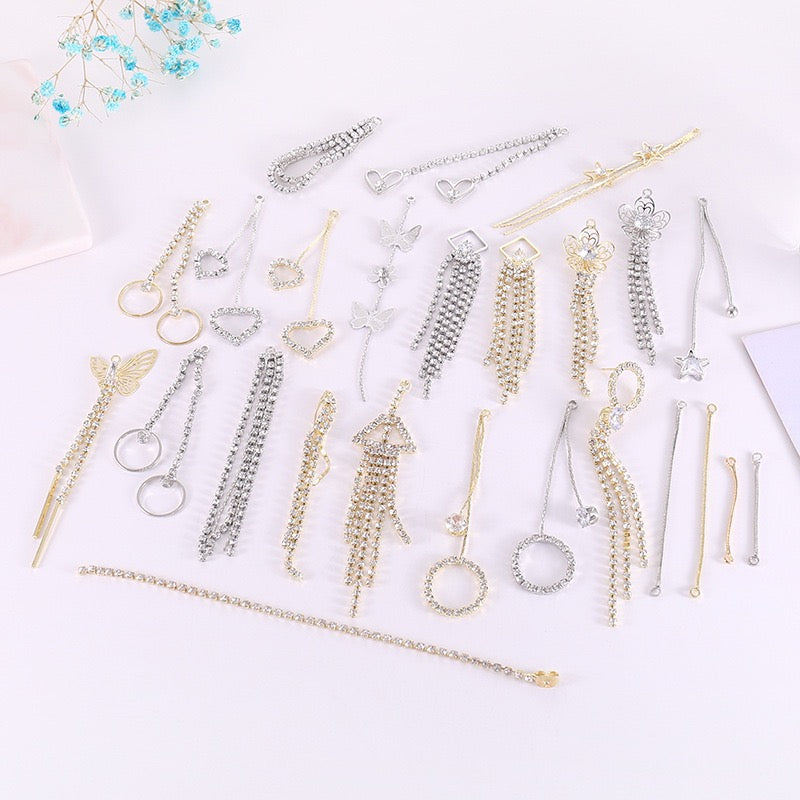 Metal Tassels - 4 tassels in 1 bag(golden mix silver)